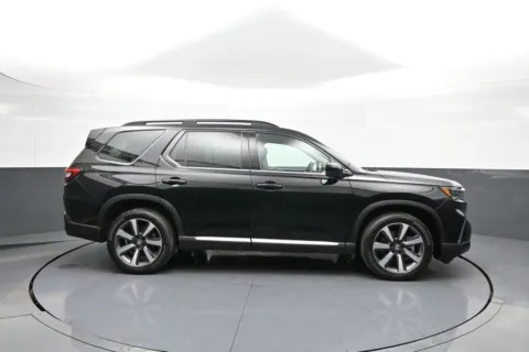More photos of 2023 Honda Pilot Touring at Plaza Honda, NY