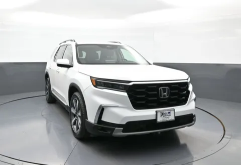 Another view of 2024 Honda Pilot Elite for sale in Brooklyn, NY at Plaza Honda