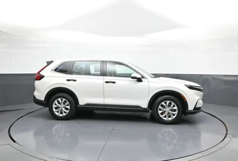 More photos of 2023 Honda CR-V LX at Plaza Honda, NY