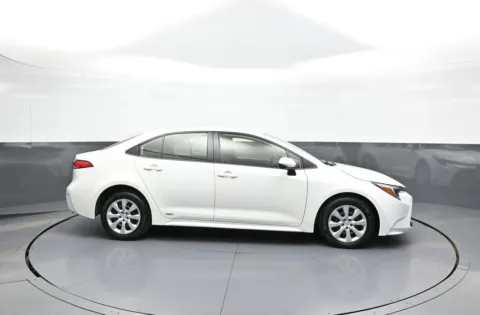 More photos of 2024 Toyota Corolla Hybrid LE at Plaza Honda, NY