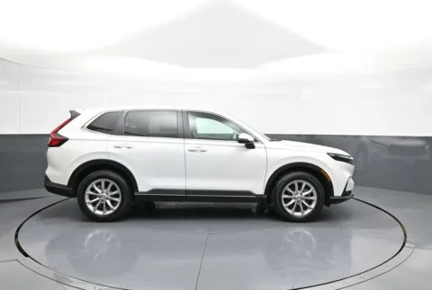 More photos of 2023 Honda CR-V EX at Plaza Honda, NY