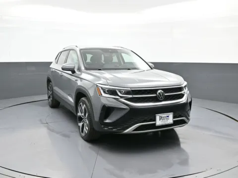 Another view of 2023 Volkswagen Taos 1.5T SEL for sale in Brooklyn, NY at Plaza Honda