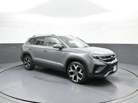 More photos of 2023 Volkswagen Taos 1.5T SEL at Plaza Honda, NY