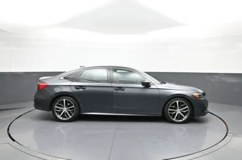 More photos of 2024 Honda Civic Touring at Plaza Honda, NY