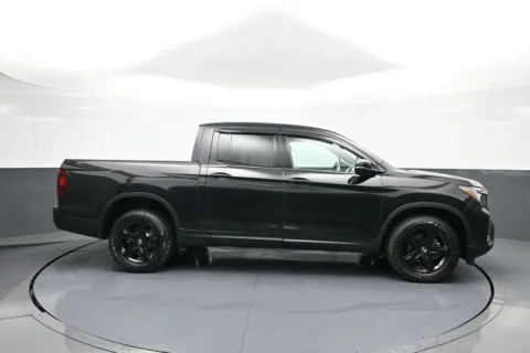 More photos of 2023 Honda Ridgeline Black Edition at Plaza Honda, NY