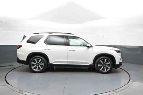 More photos of 2024 Honda Pilot Touring at Plaza Honda, NY