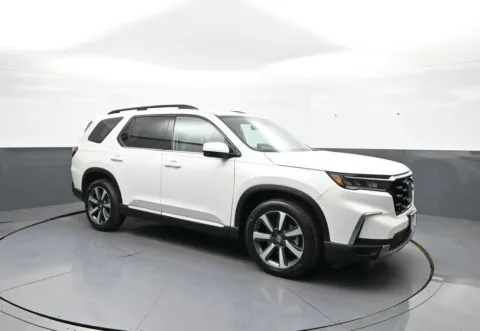 More photos of 2024 Honda Pilot Touring at Plaza Honda, NY