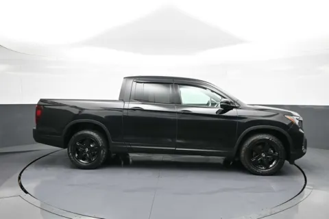 More photos of 2023 Honda Ridgeline Black Edition at Plaza Honda, NY