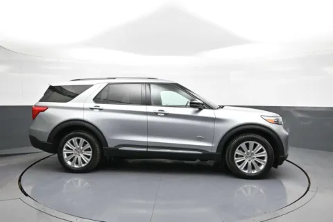 More photos of 2022 Ford Explorer King Ranch at Plaza Honda, NY
