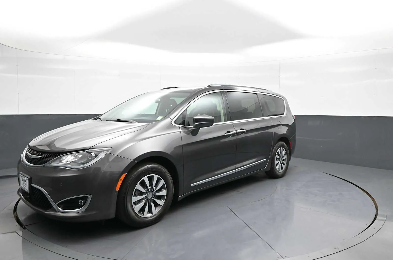 Gray 2020 Chrysler Pacifica Touring L Plus for sale in Brooklyn, NY