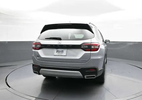 More photos of 2023 Honda Pilot Touring at Plaza Honda, NY