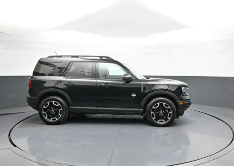 More photos of 2023 Ford Bronco Sport Outer Banks at Plaza Honda, NY