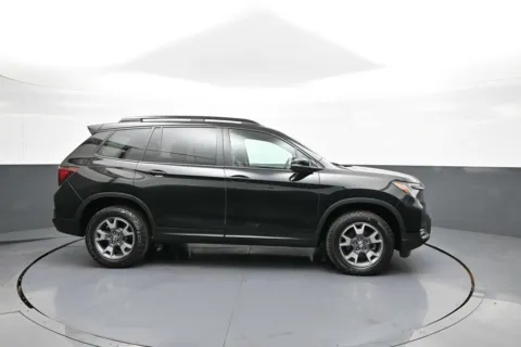 More photos of 2023 Honda Passport TrailSport at Plaza Honda, NY