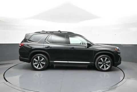 More photos of 2025 Honda Pilot Touring at Plaza Honda, NY