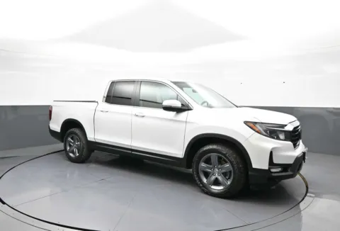More photos of 2023 Honda Ridgeline RTL at Plaza Honda, NY