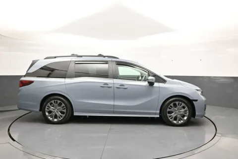 More photos of 2025 Honda Odyssey Touring at Plaza Honda, NY