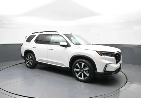 More photos of 2024 Honda Pilot Touring at Plaza Honda, NY
