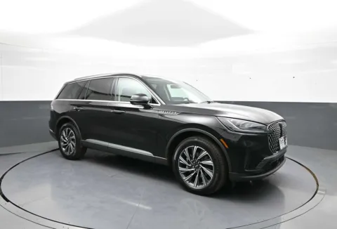 More photos of 2026 Lincoln Aviator Premiere at Plaza Honda, NY