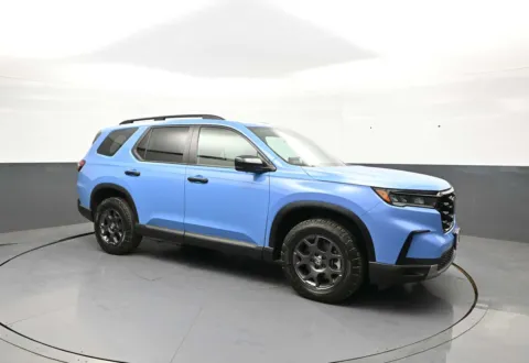Another view of 2024 Honda Pilot TrailSport for sale in Brooklyn, NY at Plaza Honda