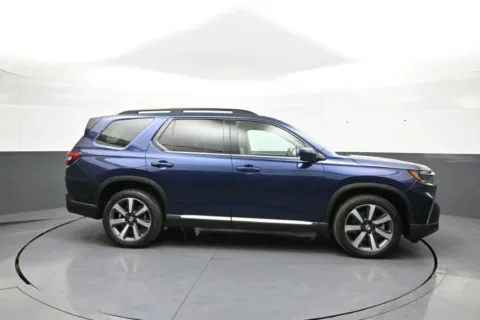 More photos of 2025 Honda Pilot Touring at Plaza Honda, NY