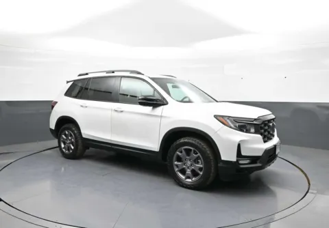 More photos of 2024 Honda Passport TrailSport at Plaza Honda, NY