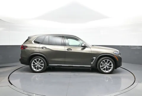 More photos of 2025 BMW X5 xDrive40i at Plaza Honda, NY