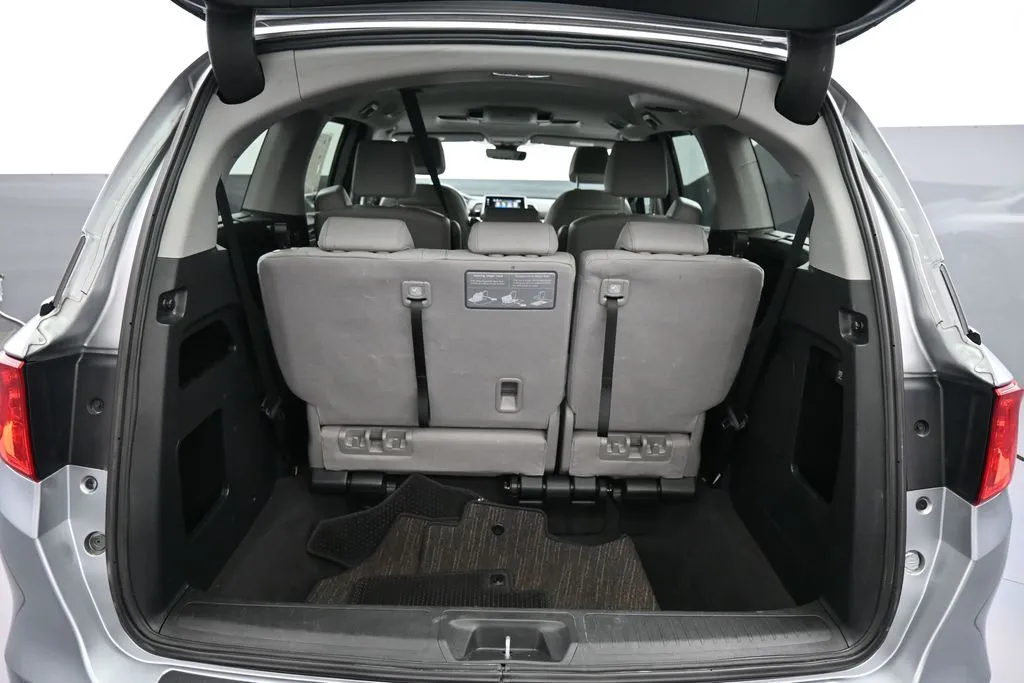 2023 Honda Odyssey Touring - Photo 24