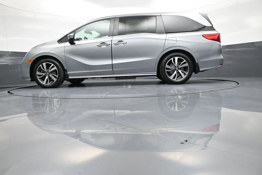 2023 Honda Odyssey Touring - Photo 36