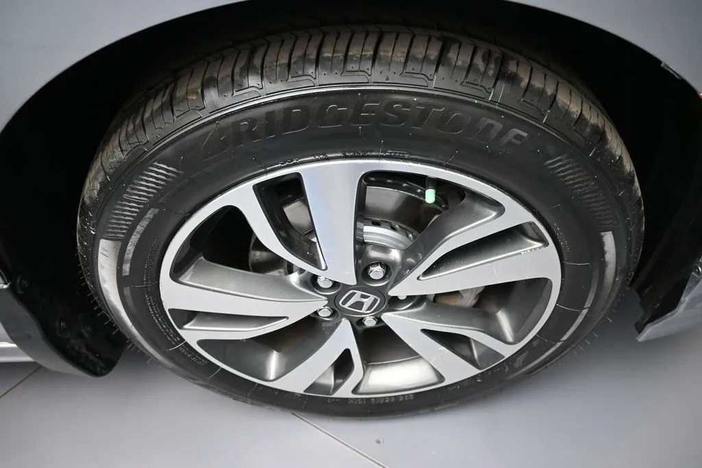2023 Honda Odyssey Touring - Photo 13