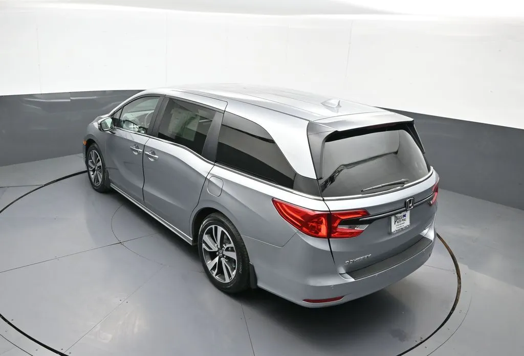 2023 Honda Odyssey Touring - Photo 43