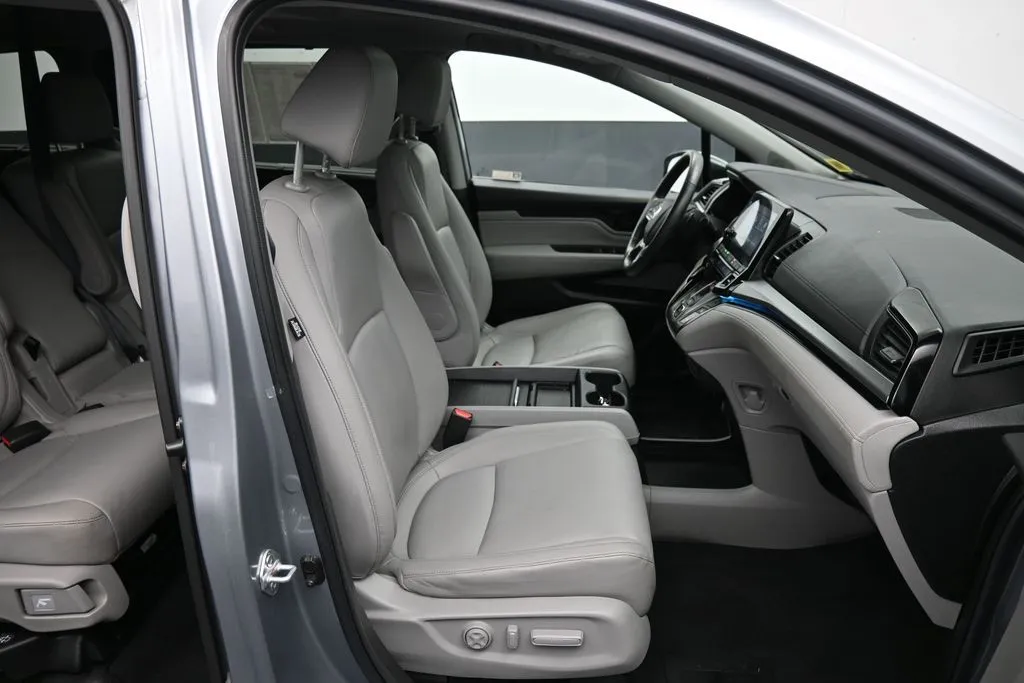 2023 Honda Odyssey Touring - Photo 28