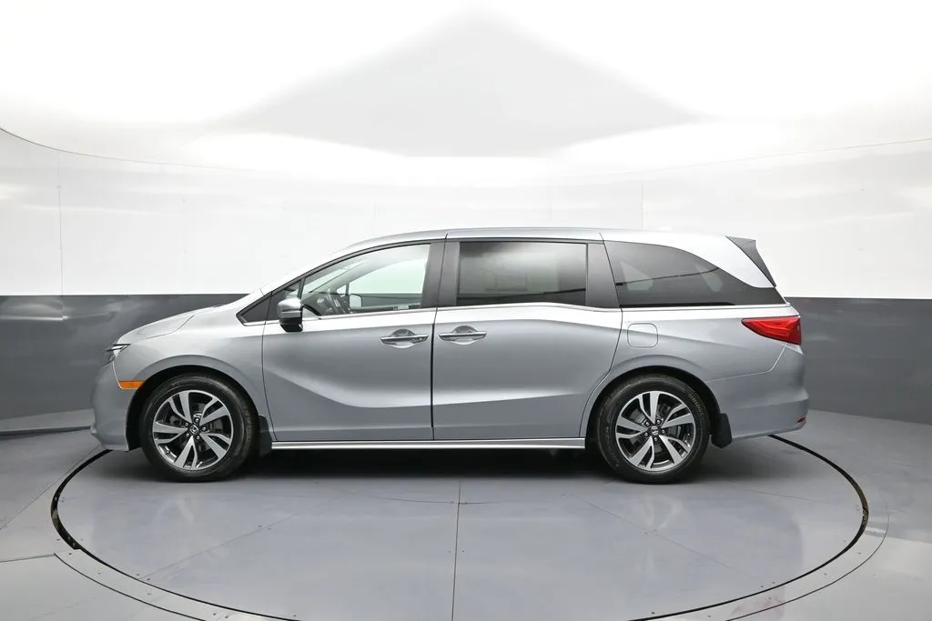 2023 Honda Odyssey Touring - Photo 9