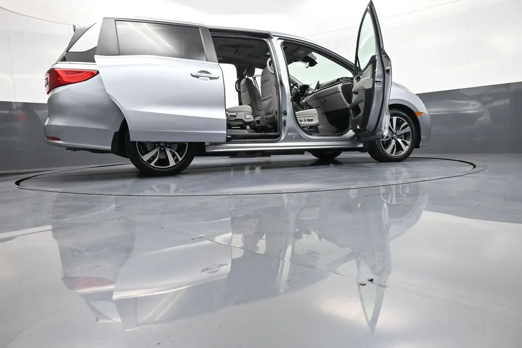 2023 Honda Odyssey Touring - Photo 51