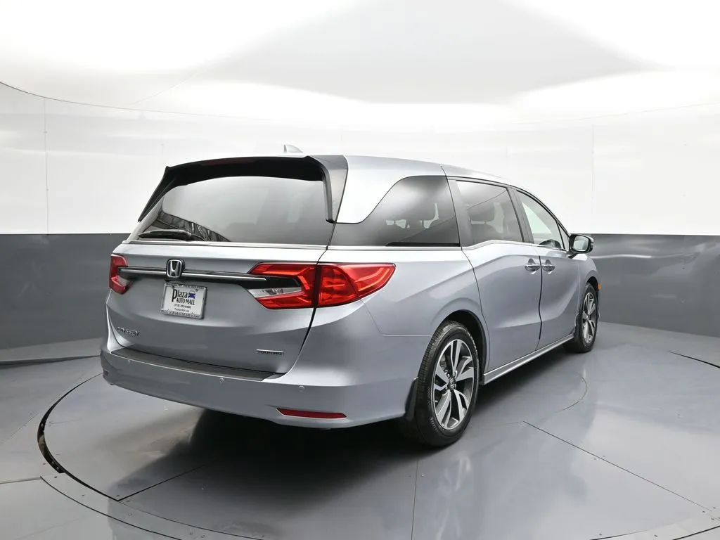 2023 Honda Odyssey Touring - Photo 6