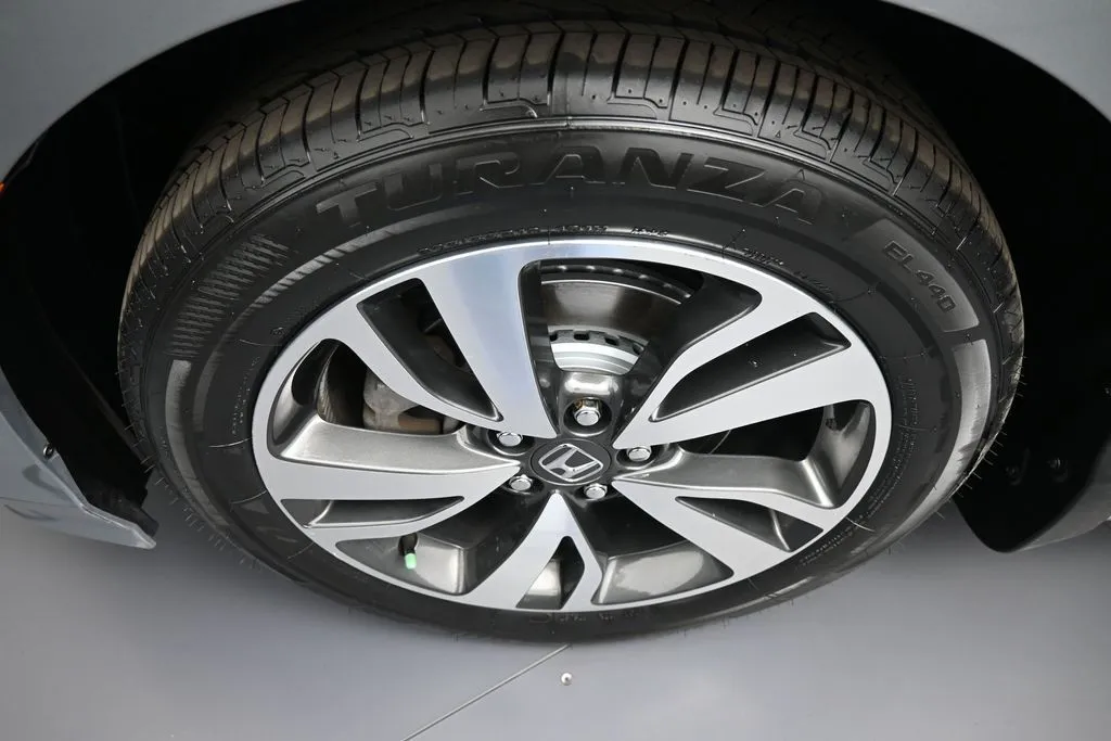 2023 Honda Odyssey Touring - Photo 14