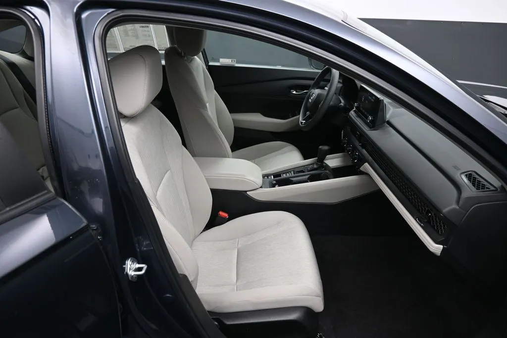 2023 Honda Accord LX - Photo 24