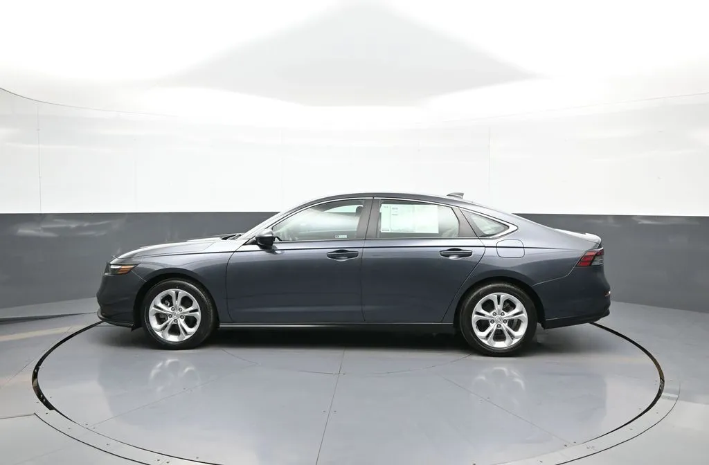 2023 Honda Accord LX - Photo 9