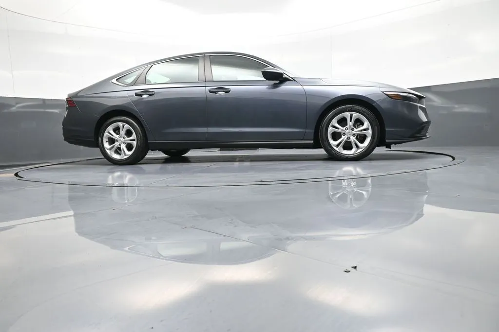 2023 Honda Accord LX - Photo 28