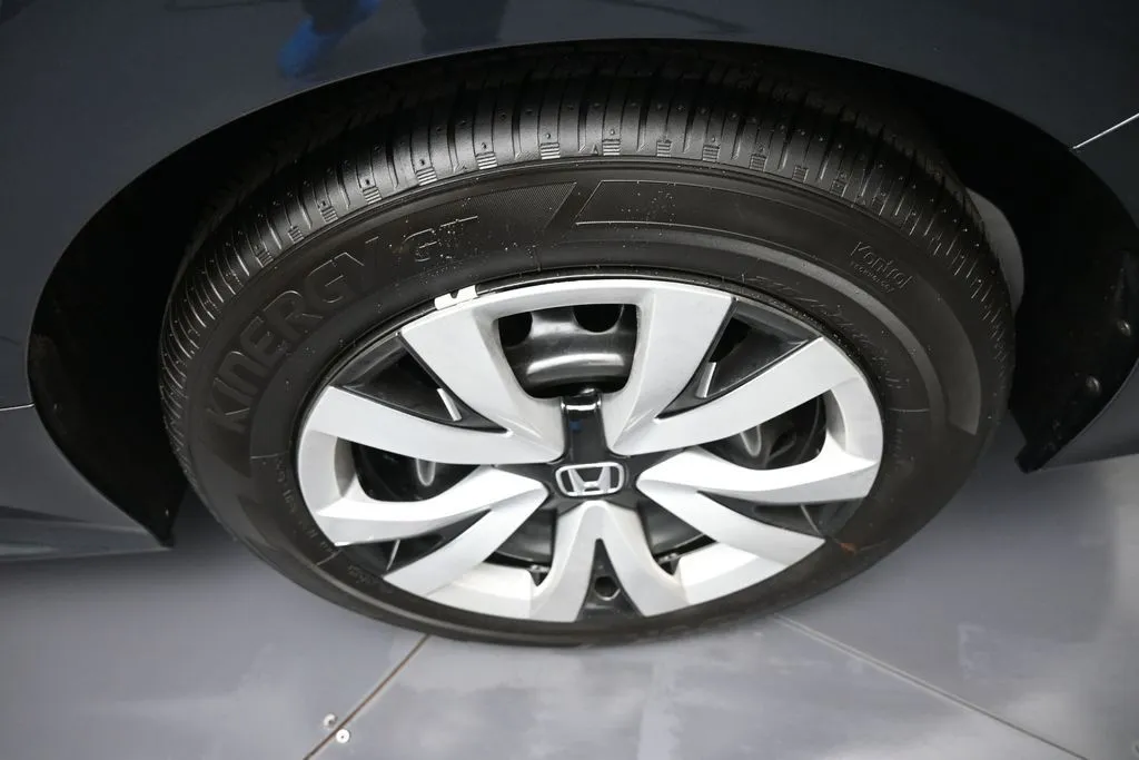 2026 Honda Civic LX - Photo 15