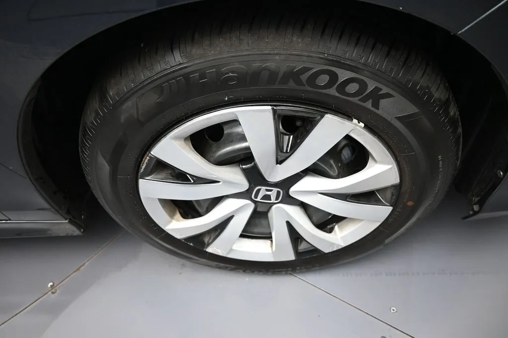 2026 Honda Civic LX - Photo 13