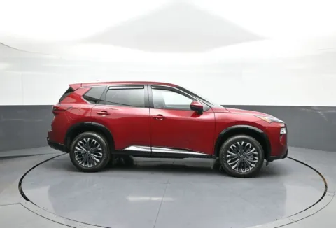 More photos of 2026 Nissan Rogue Platinum at Plaza Honda, NY
