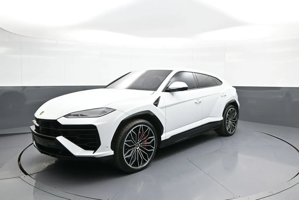 White 2025 Lamborghini Urus SE for sale in Brooklyn, NY