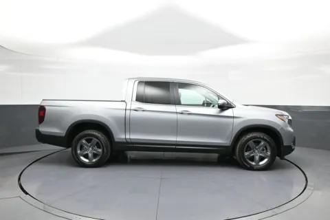 More photos of 2023 Honda Ridgeline RTL at Plaza Honda, NY