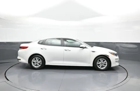 More photos of 2018 Kia Optima LX at Plaza Honda, NY