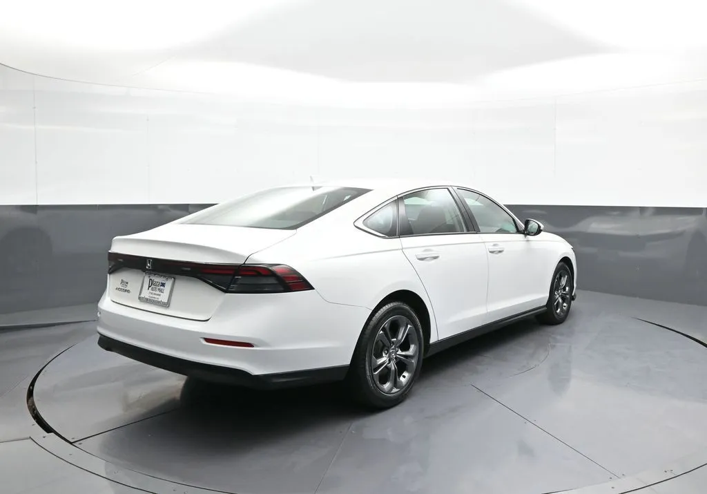 2023 Honda Accord EX - Photo 6