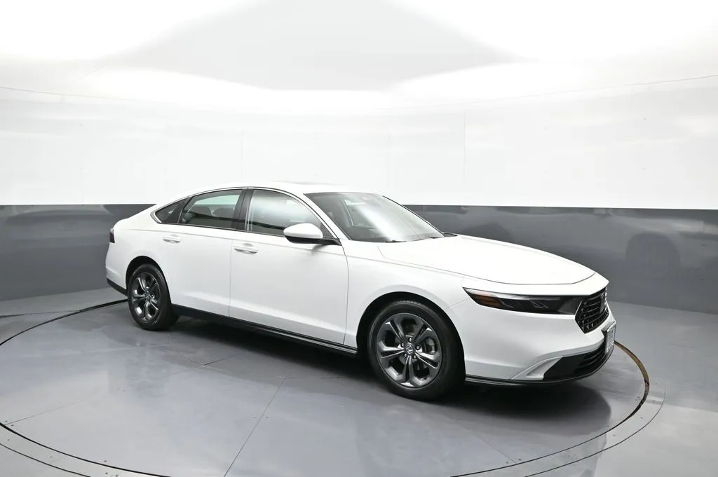 2023 Honda Accord EX - Photo 4