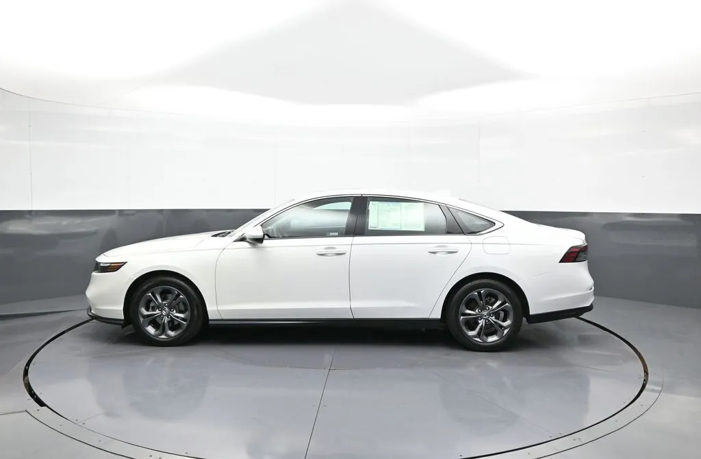 2023 Honda Accord EX - Photo 9