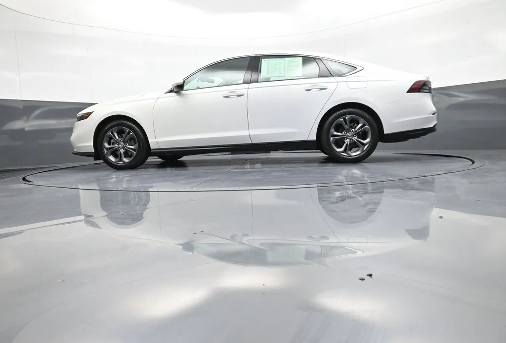 2023 Honda Accord EX - Photo 32