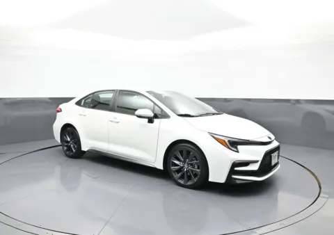 More photos of 2023 Toyota Corolla SE at Plaza Honda, NY