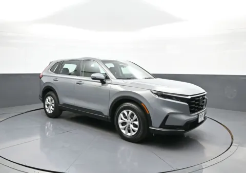 More photos of 2024 Honda CR-V LX at Plaza Honda, NY